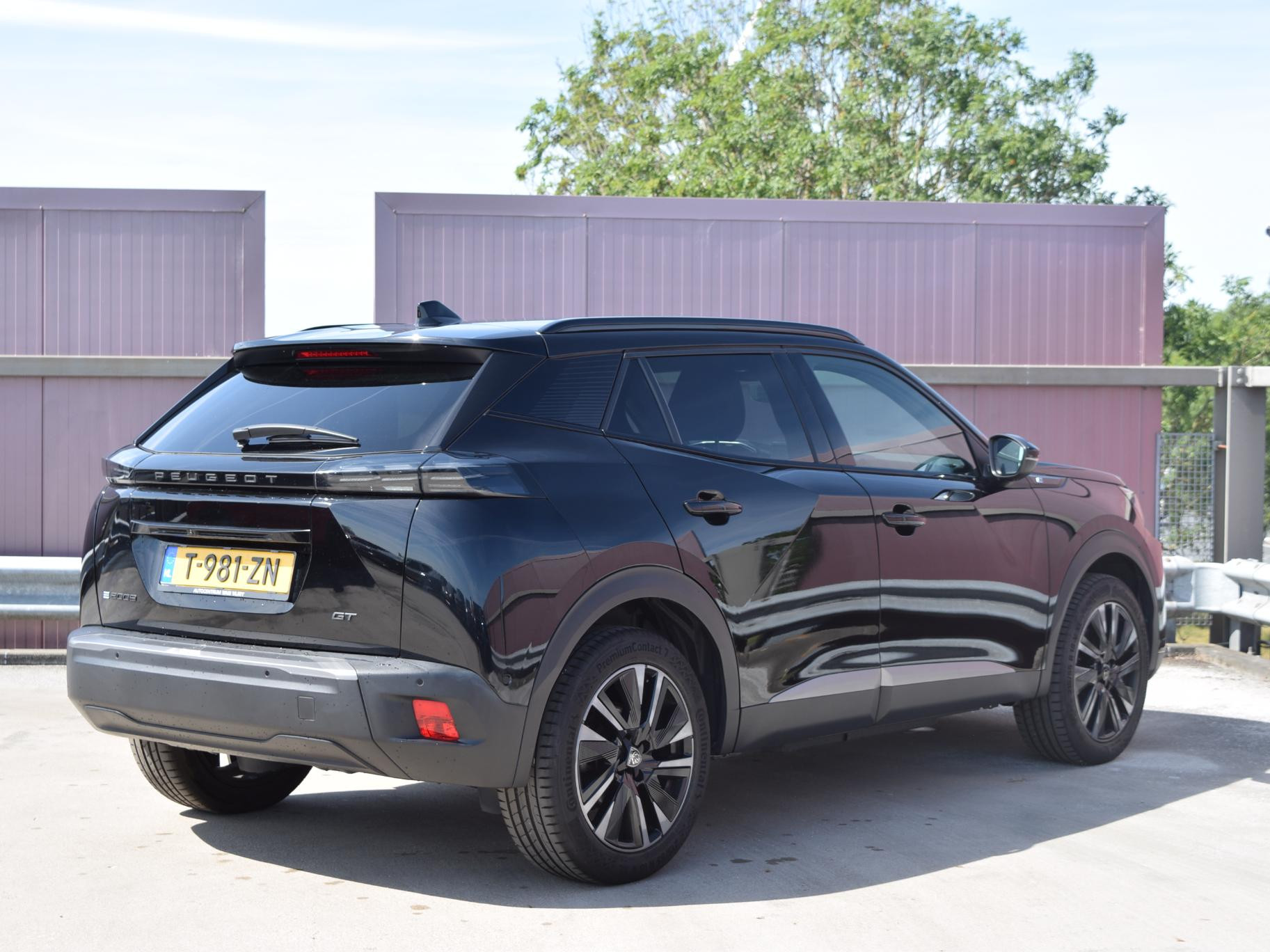 Peugeot e-2008