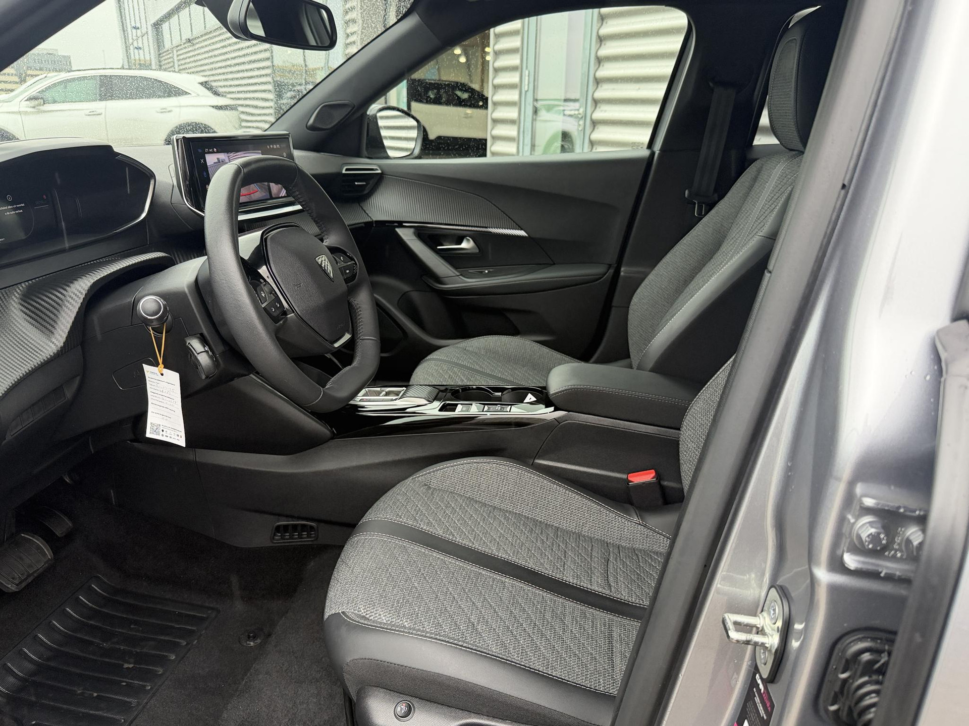Peugeot e-2008