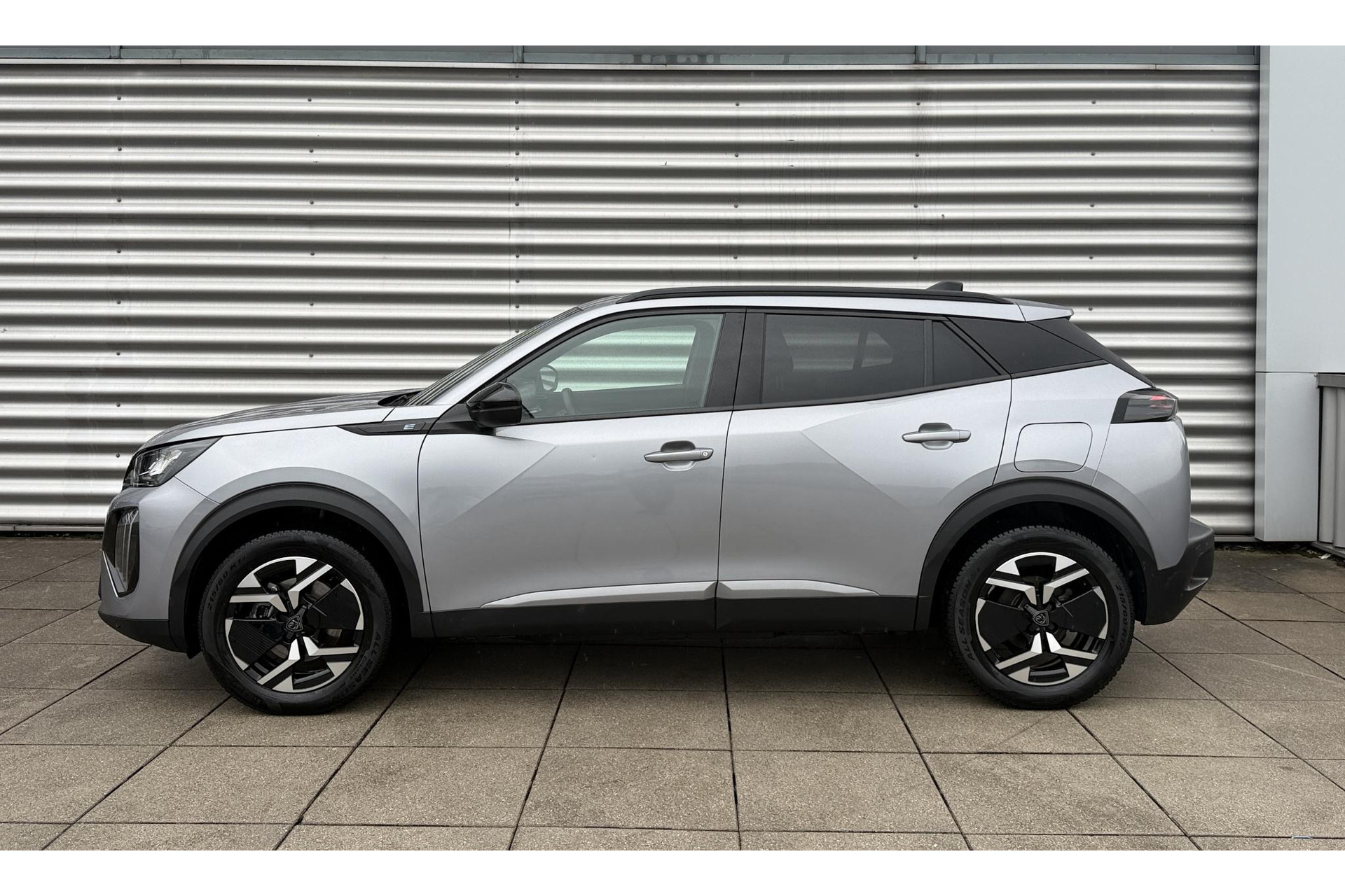 Peugeot e-2008