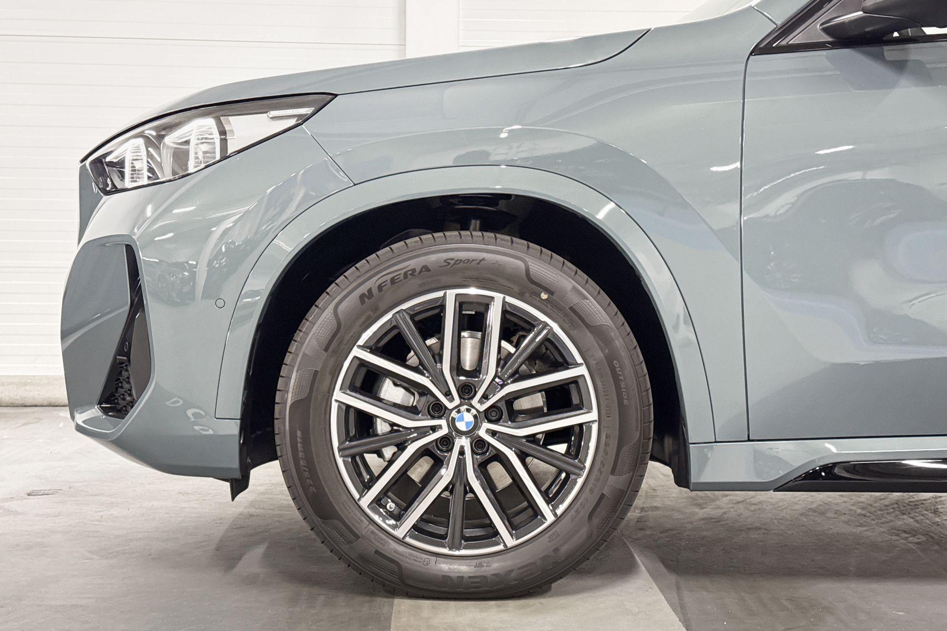 BMW iX1