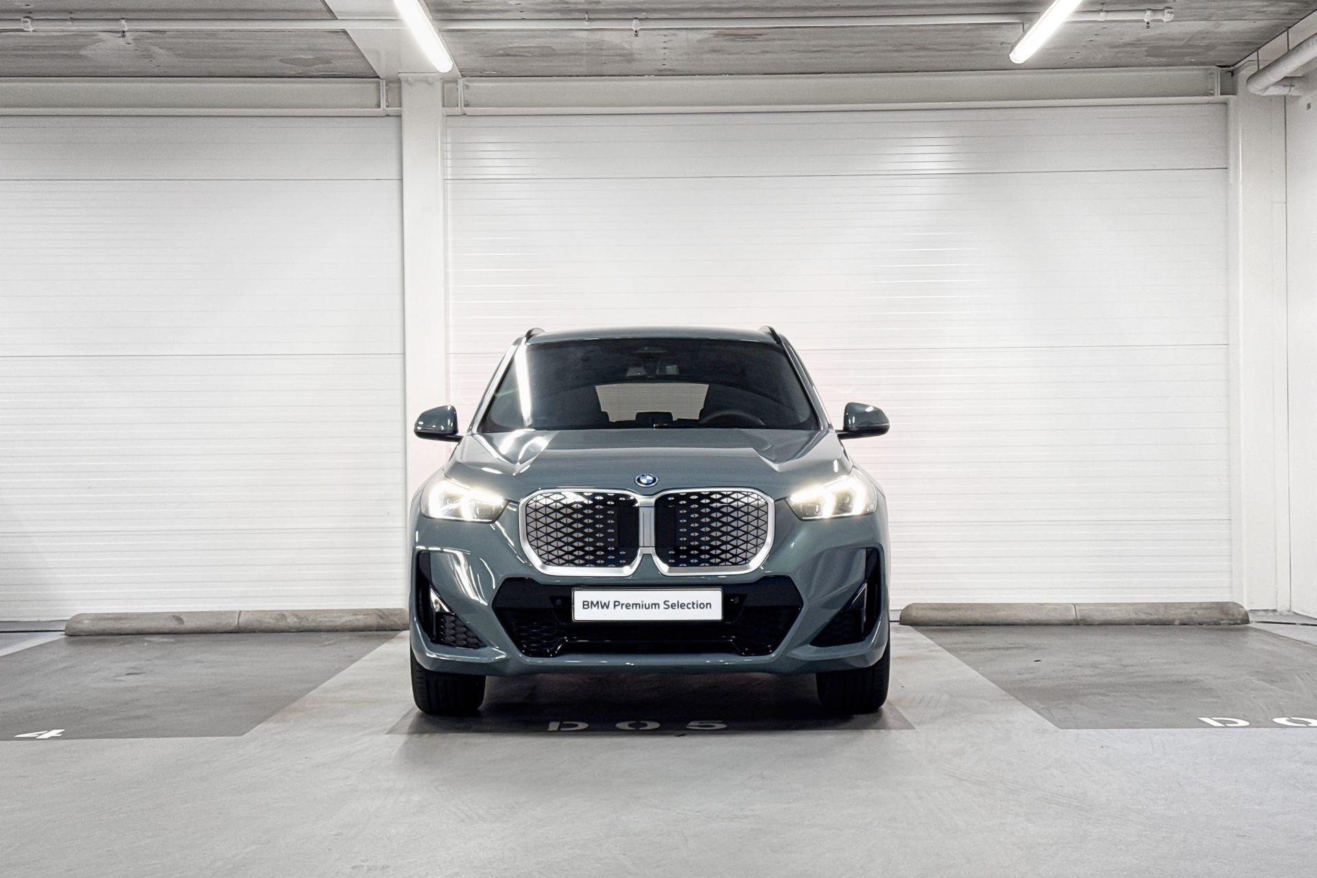 BMW iX1