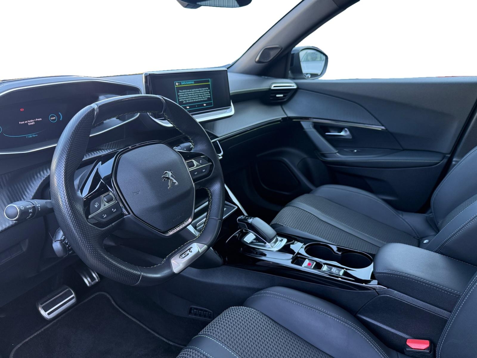 Peugeot e-2008