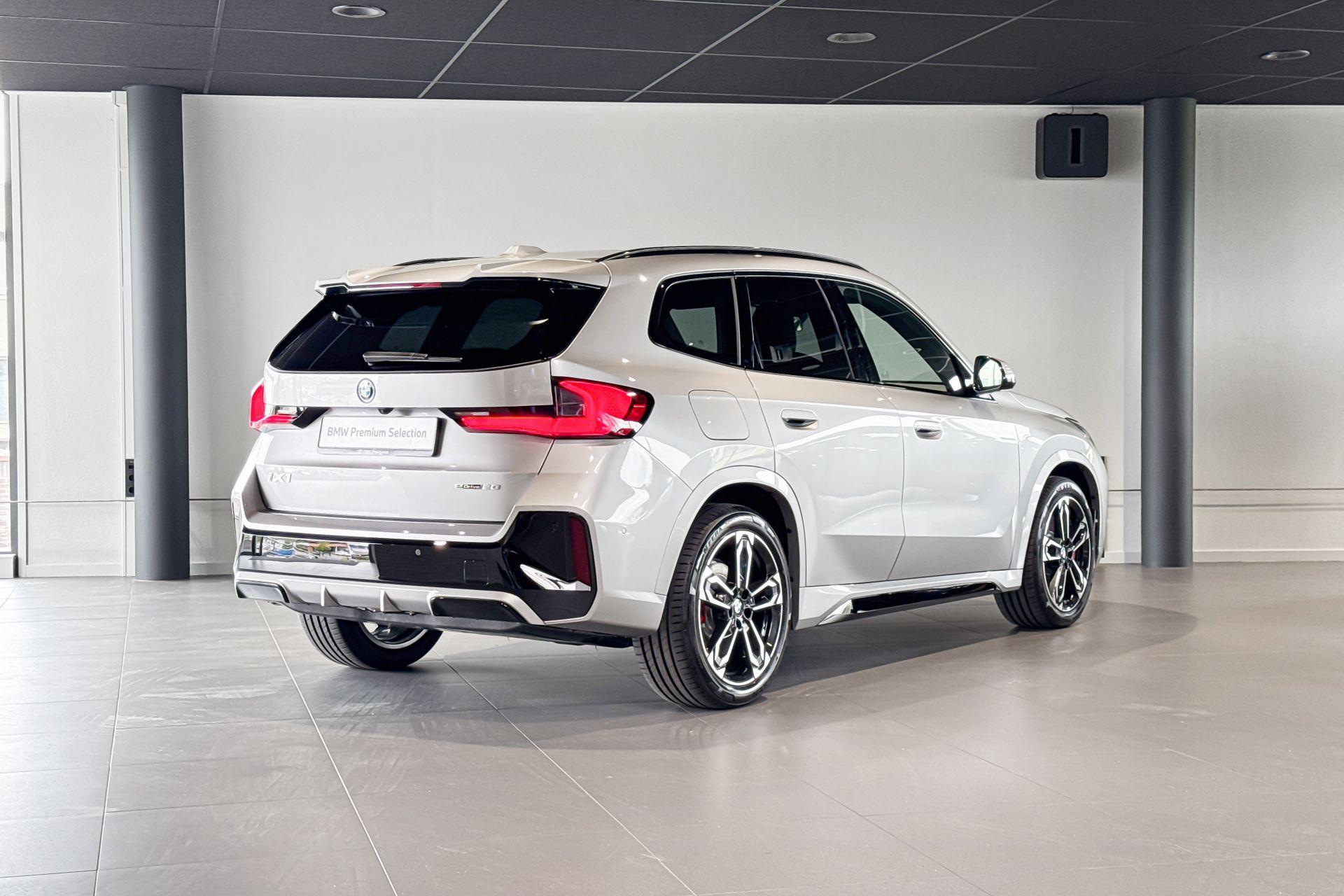 BMW iX1
