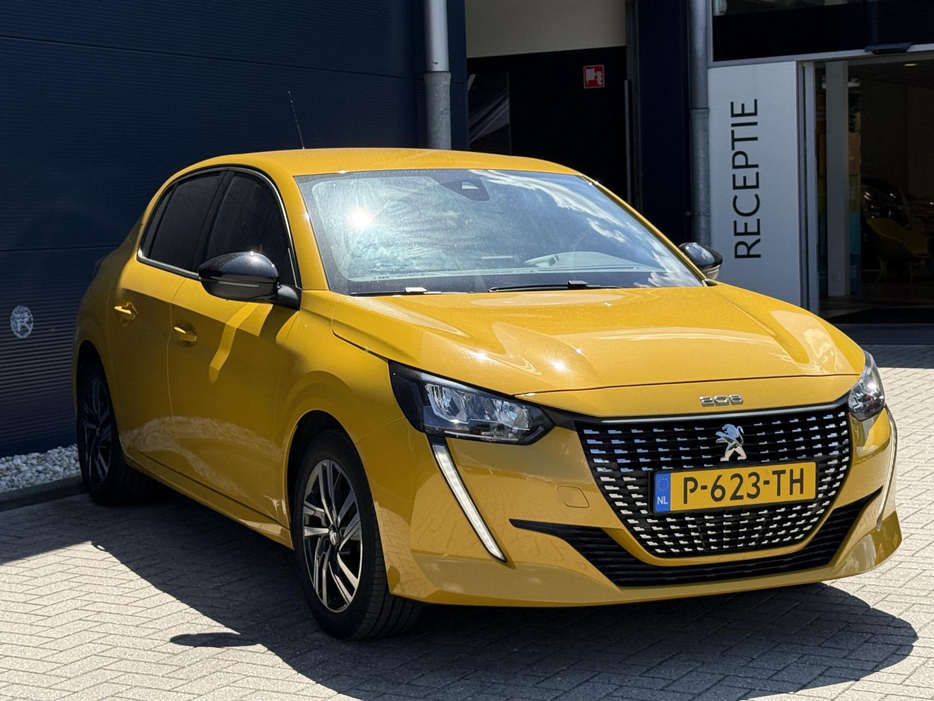 Peugeot 208