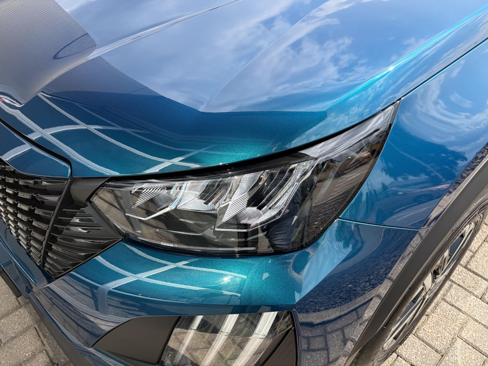Peugeot e-2008