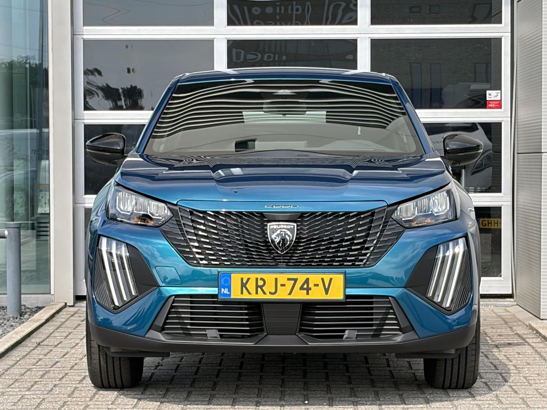 Peugeot e-2008