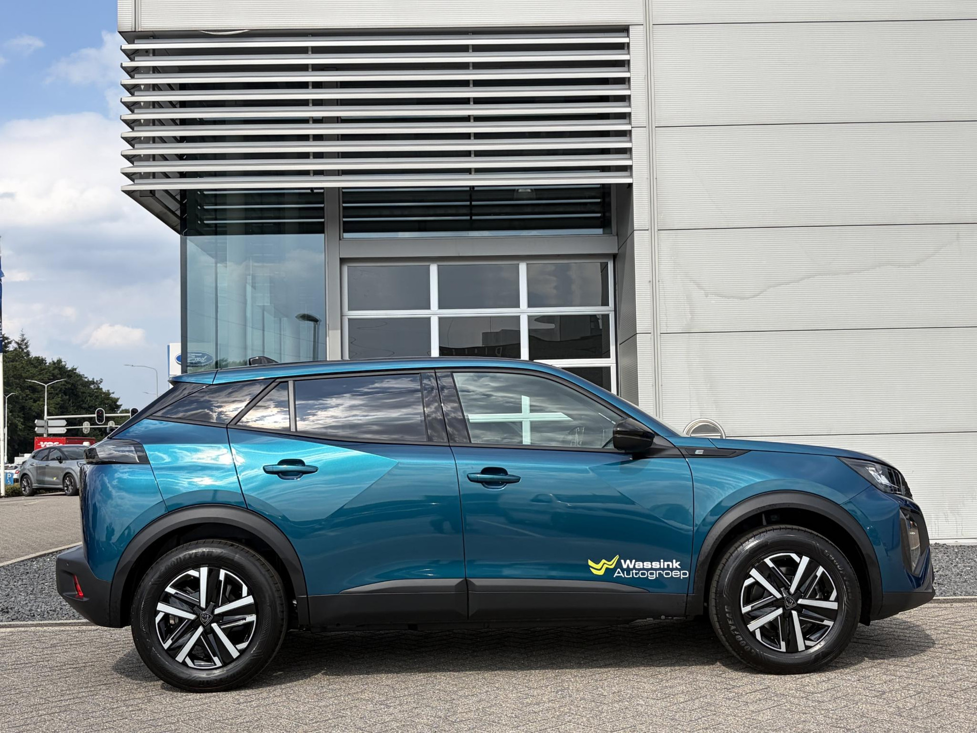 Peugeot e-2008
