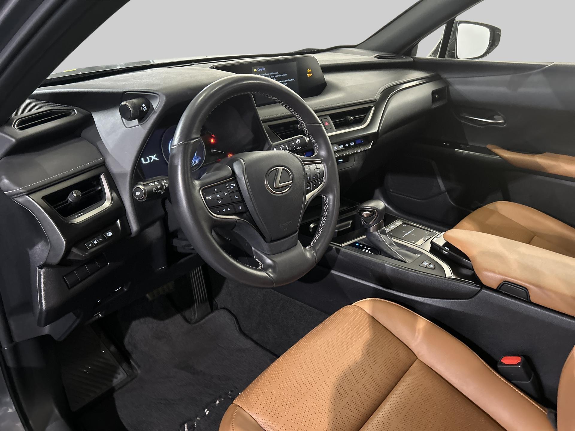 Lexus UX