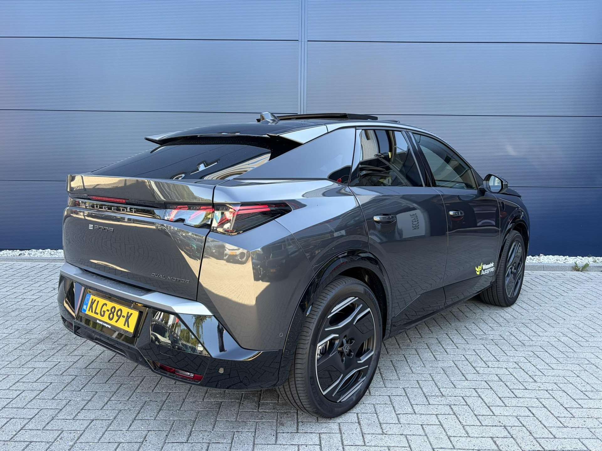 Peugeot e-3008