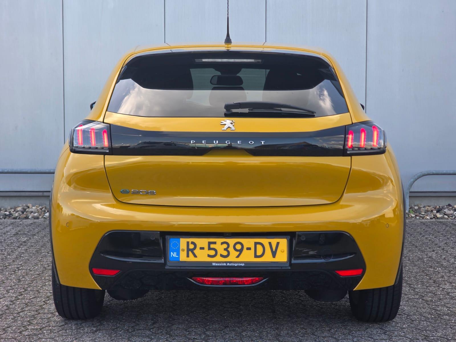 Peugeot e-208