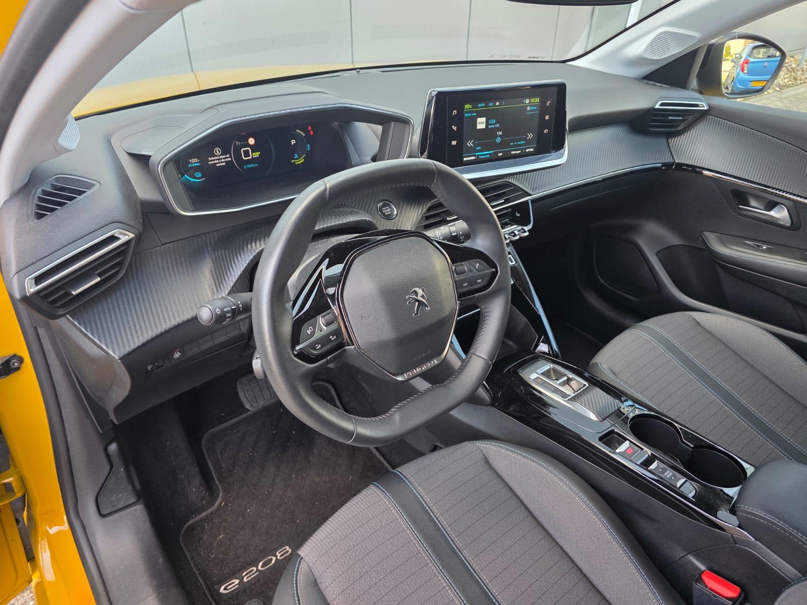 Peugeot e-208