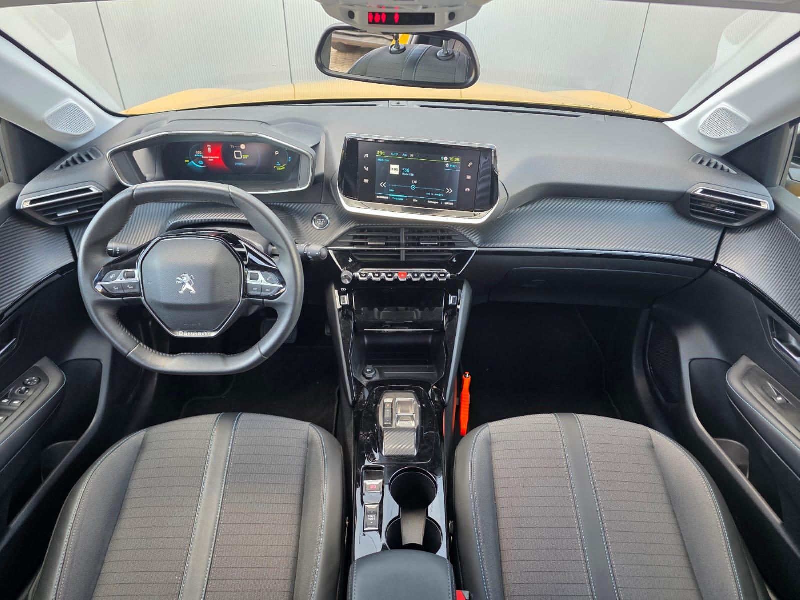 Peugeot e-208