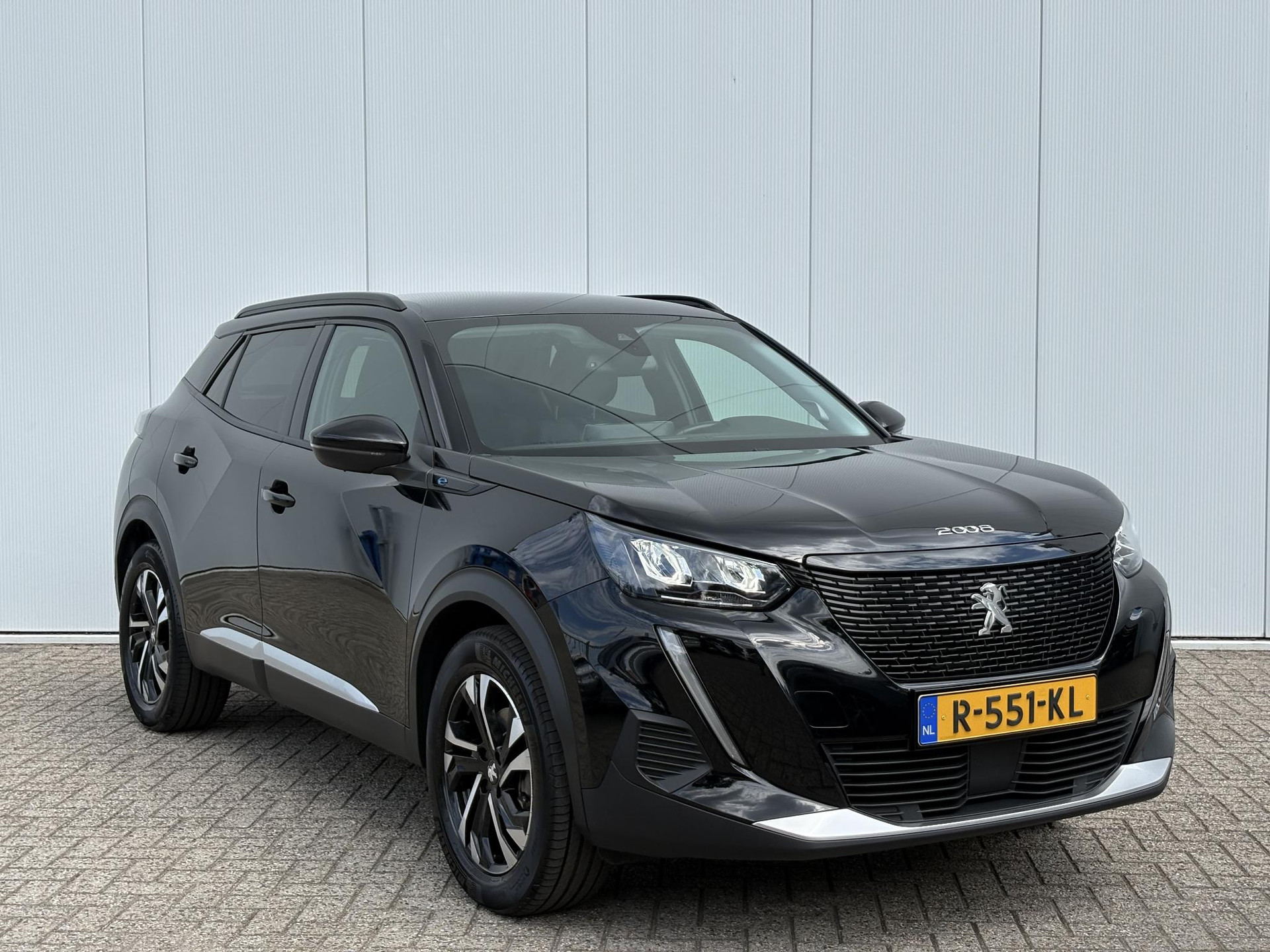 Peugeot e-2008