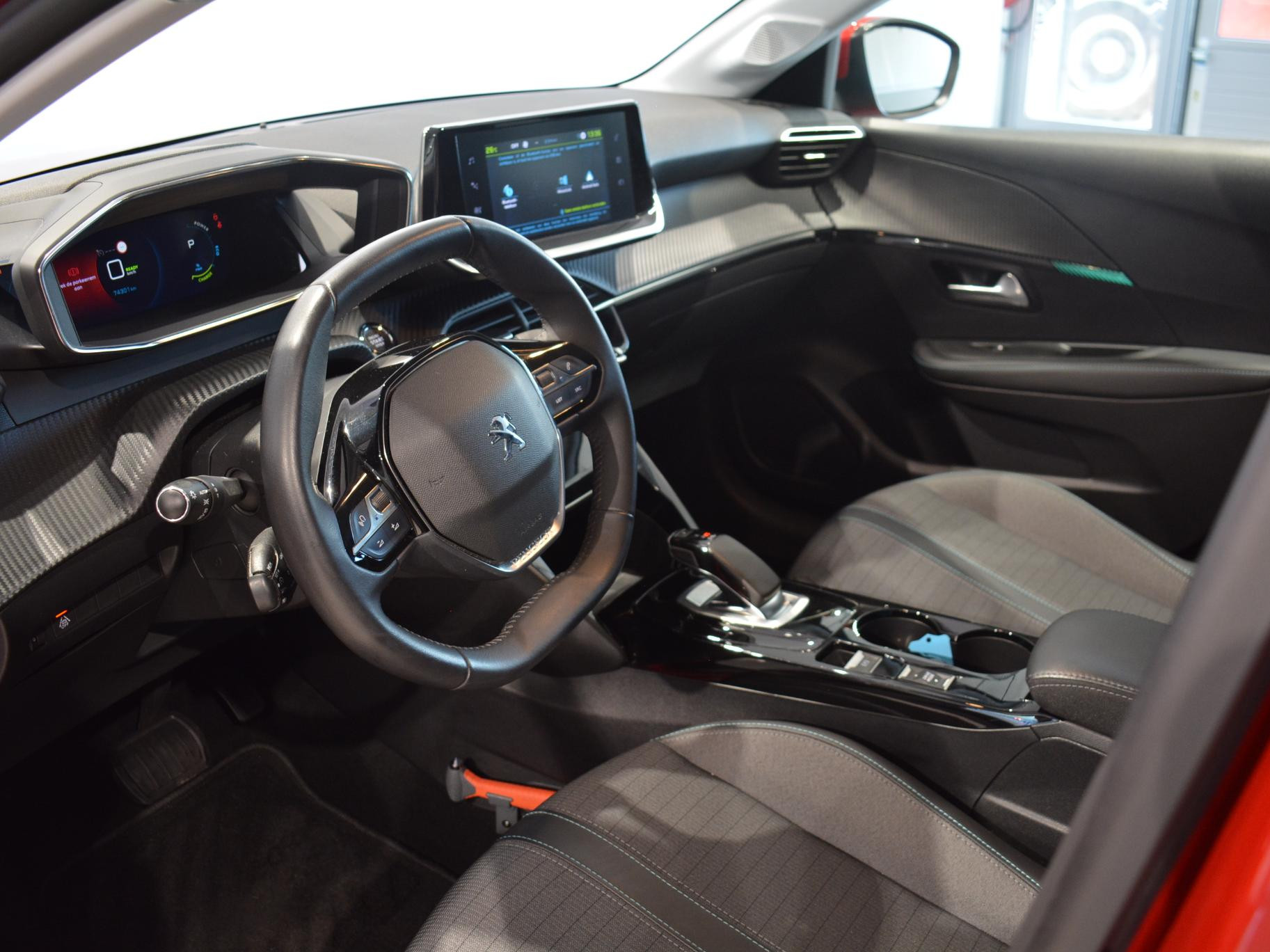 Peugeot e-208