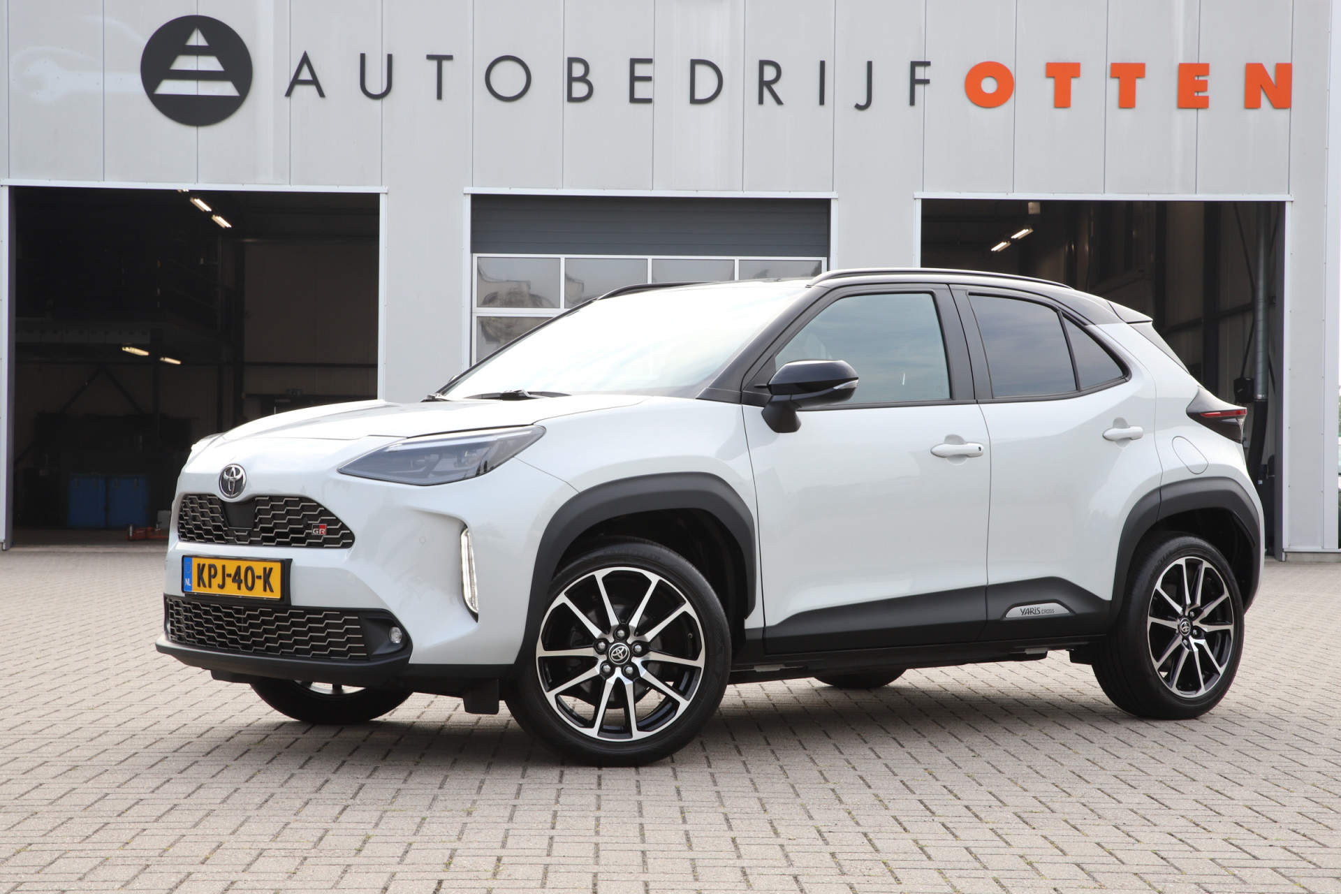 Toyota Yaris Cross 1.5 Hybrid 130 GR SPORT | HEAD-UP | JBL-AUDIO | 18'' LM-VELGEN |PARK-SENSOREN | BLIND SPOT