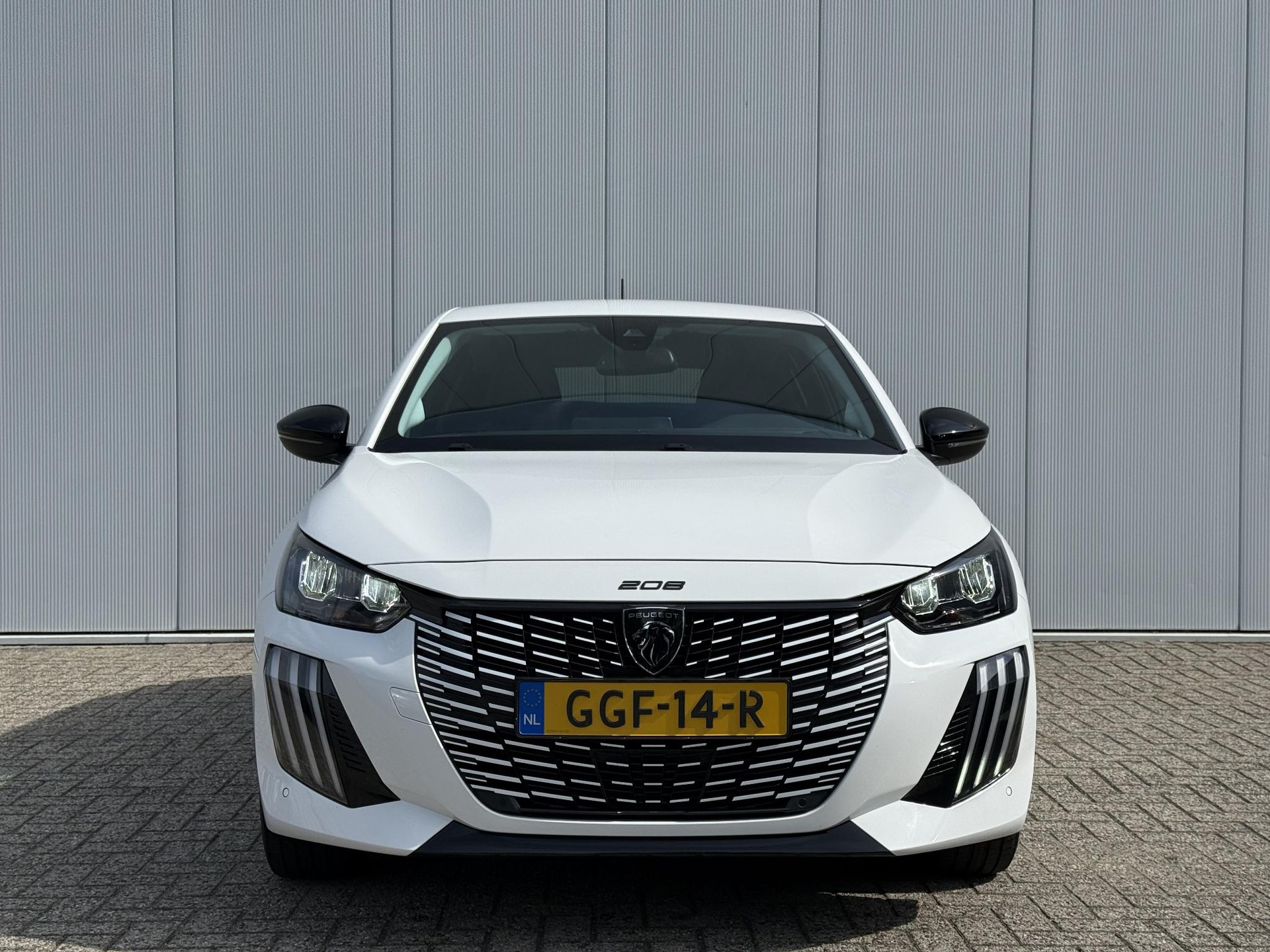 Peugeot e-208