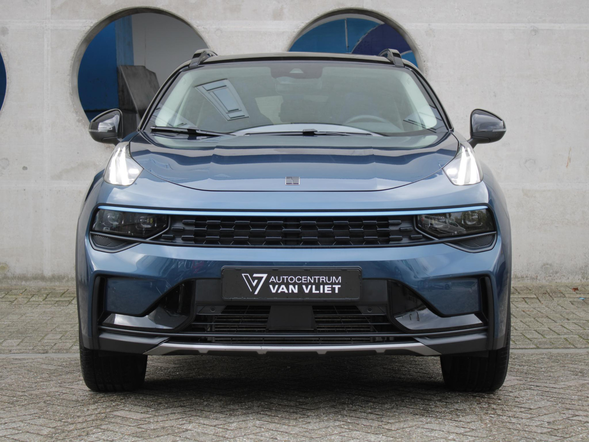 Lynk & Co 01