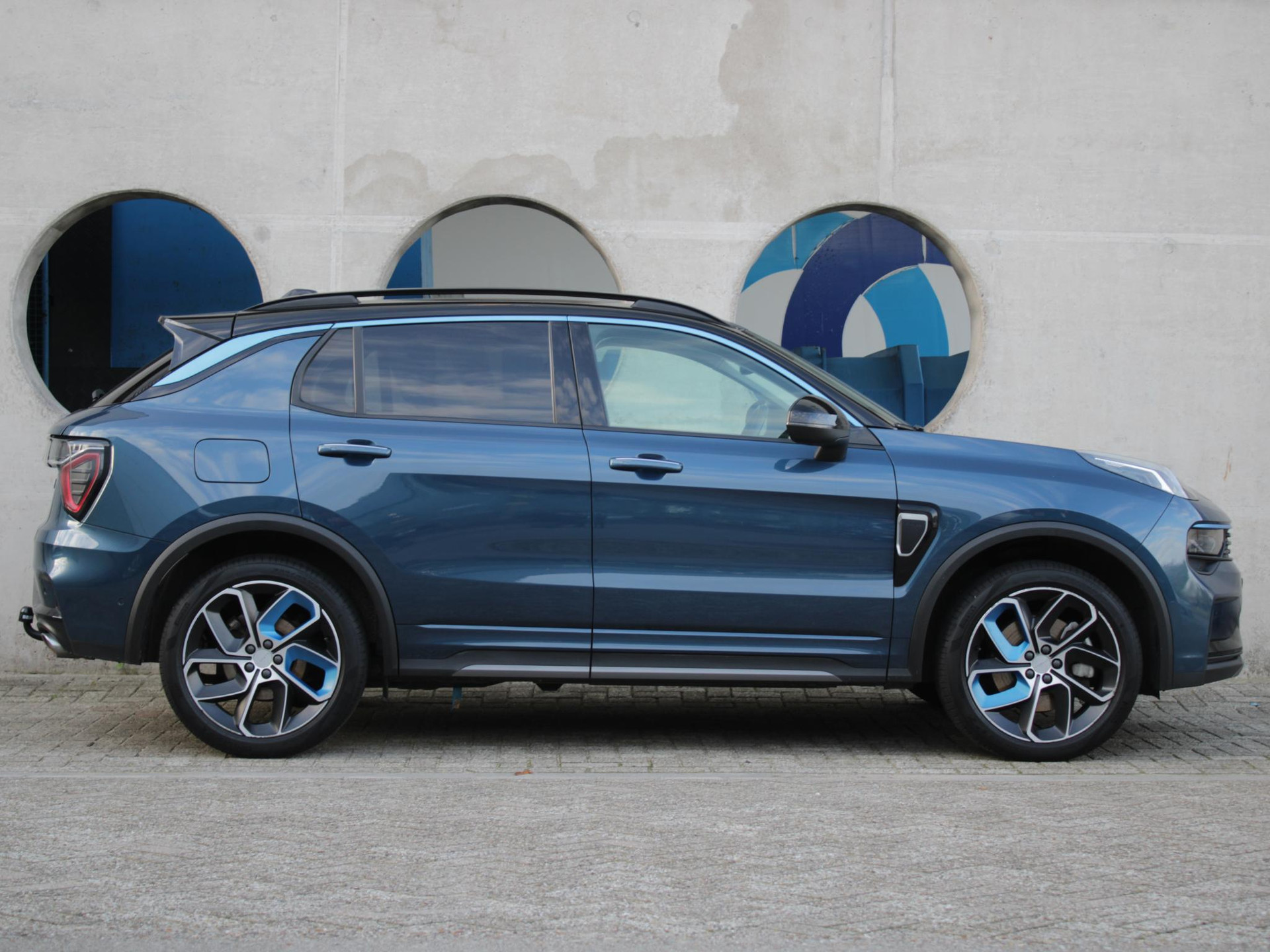 Lynk & Co 01