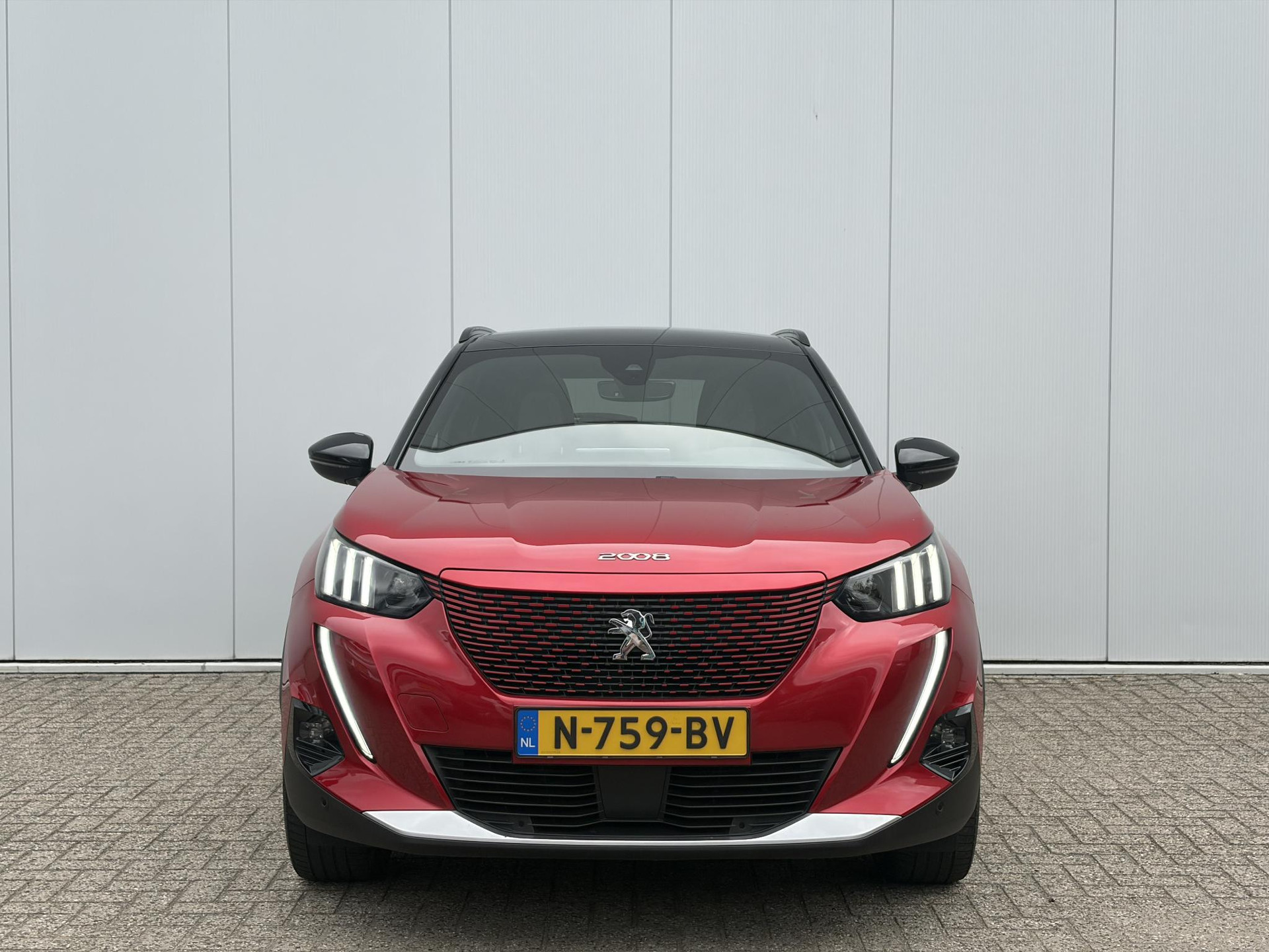 Peugeot e-2008
