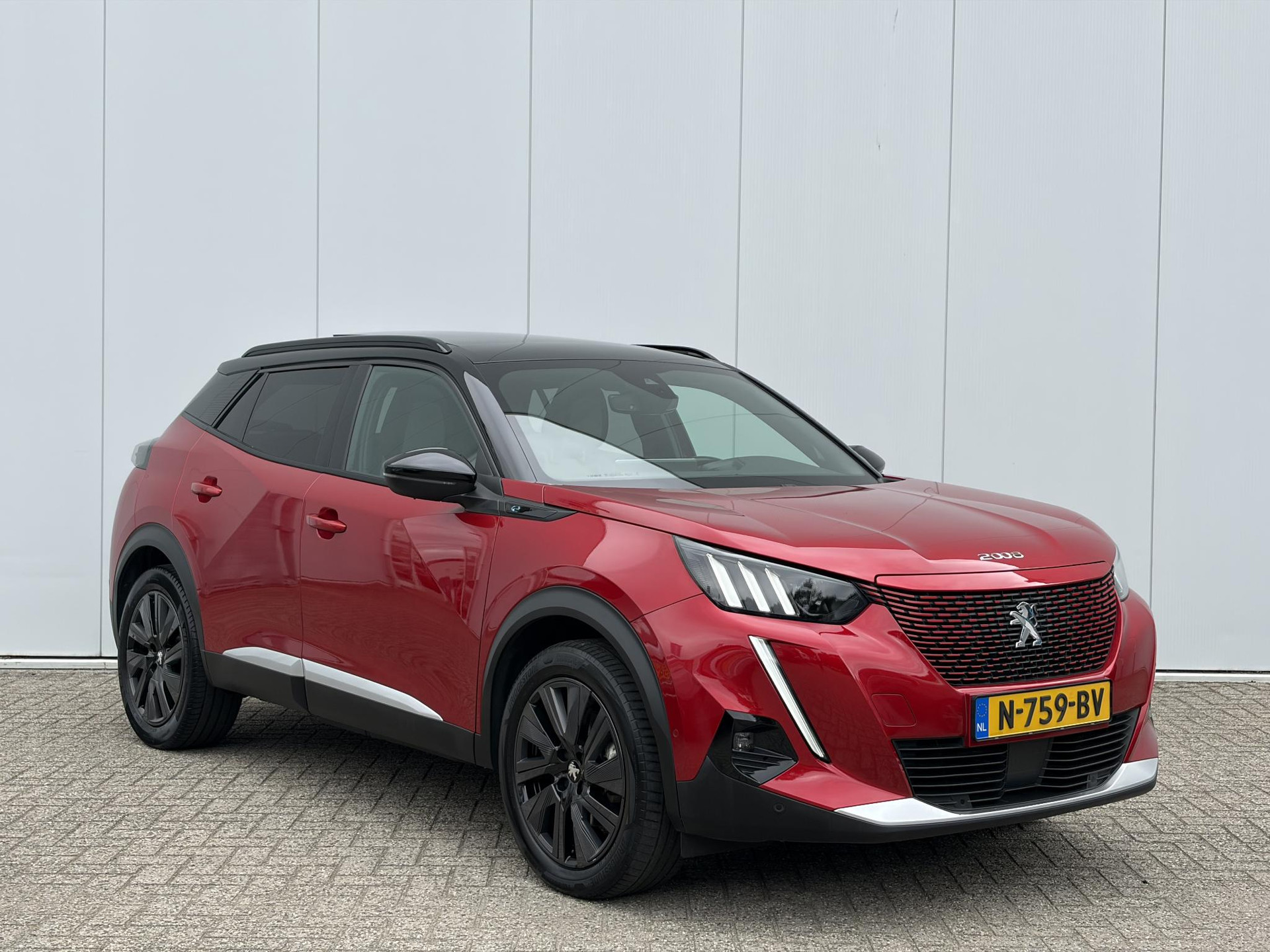 Peugeot e-2008