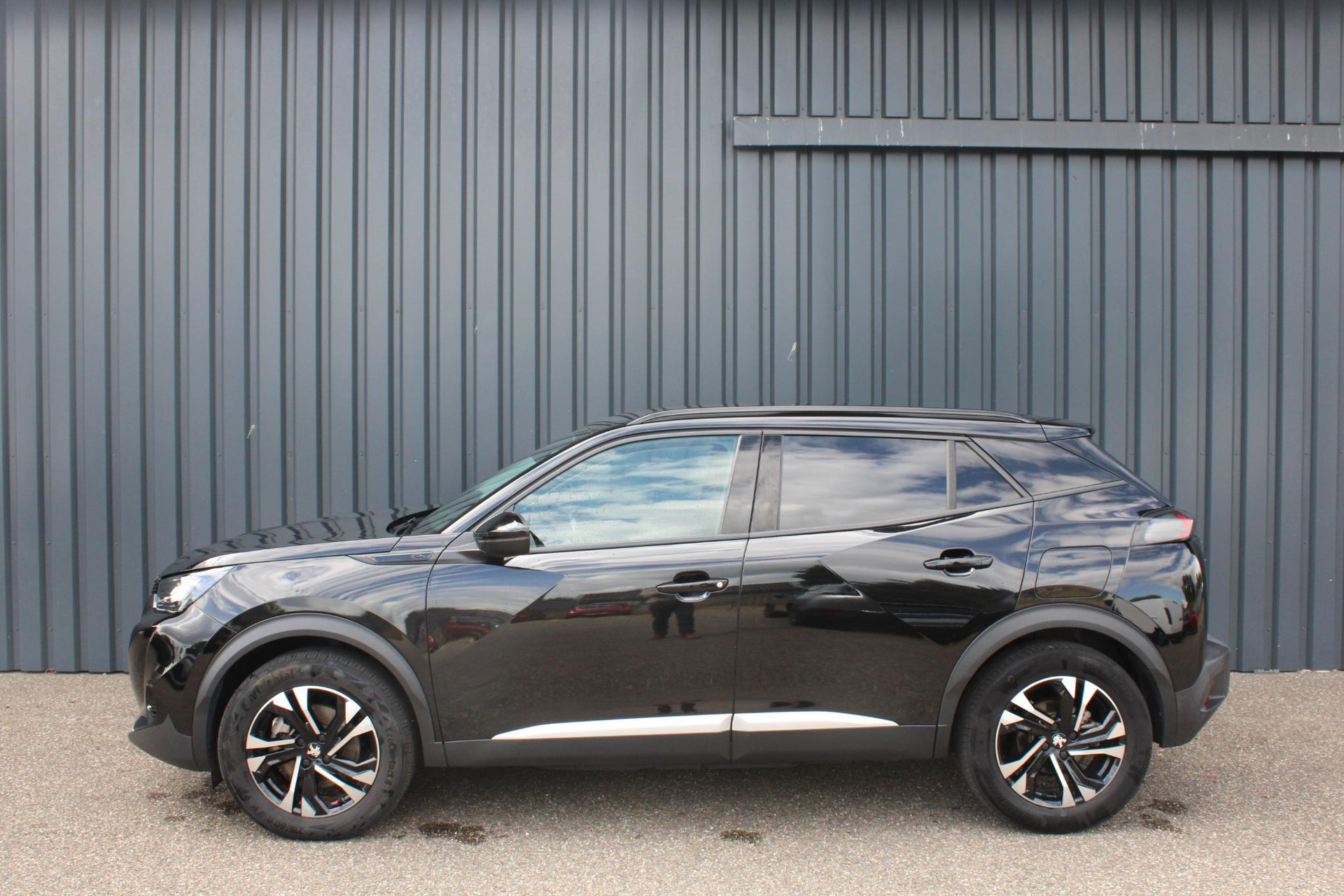 Peugeot e-2008