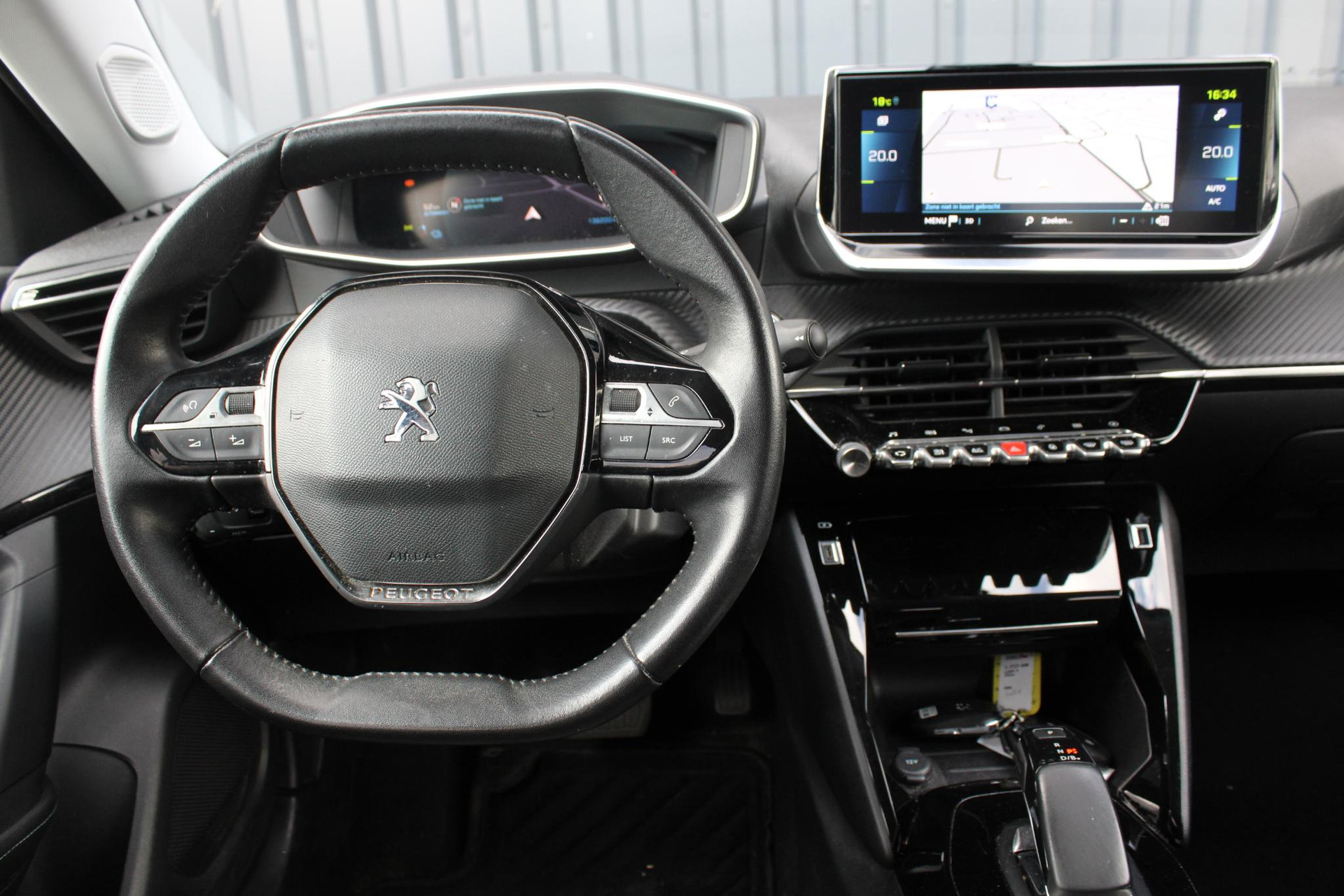 Peugeot e-2008