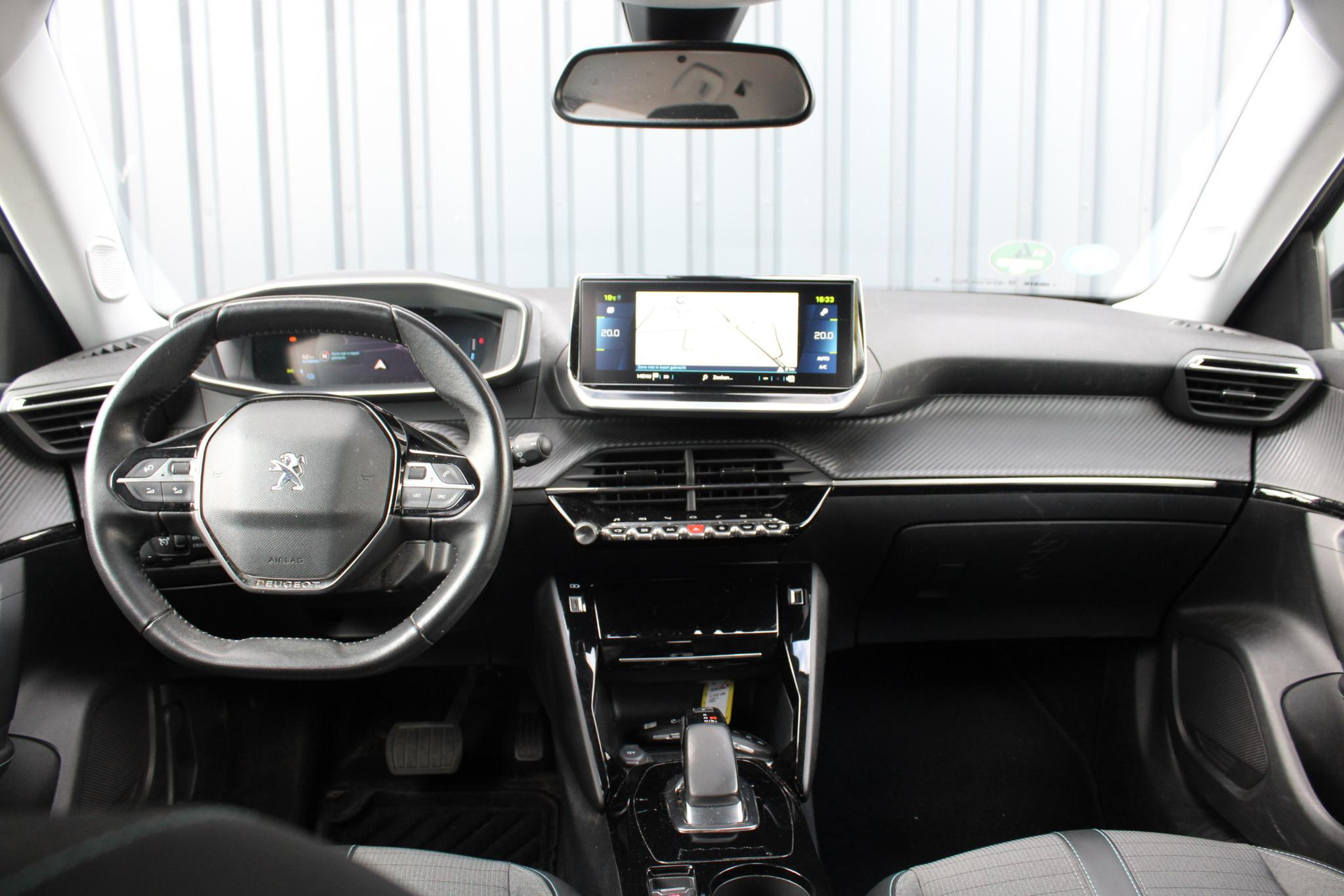 Peugeot e-2008