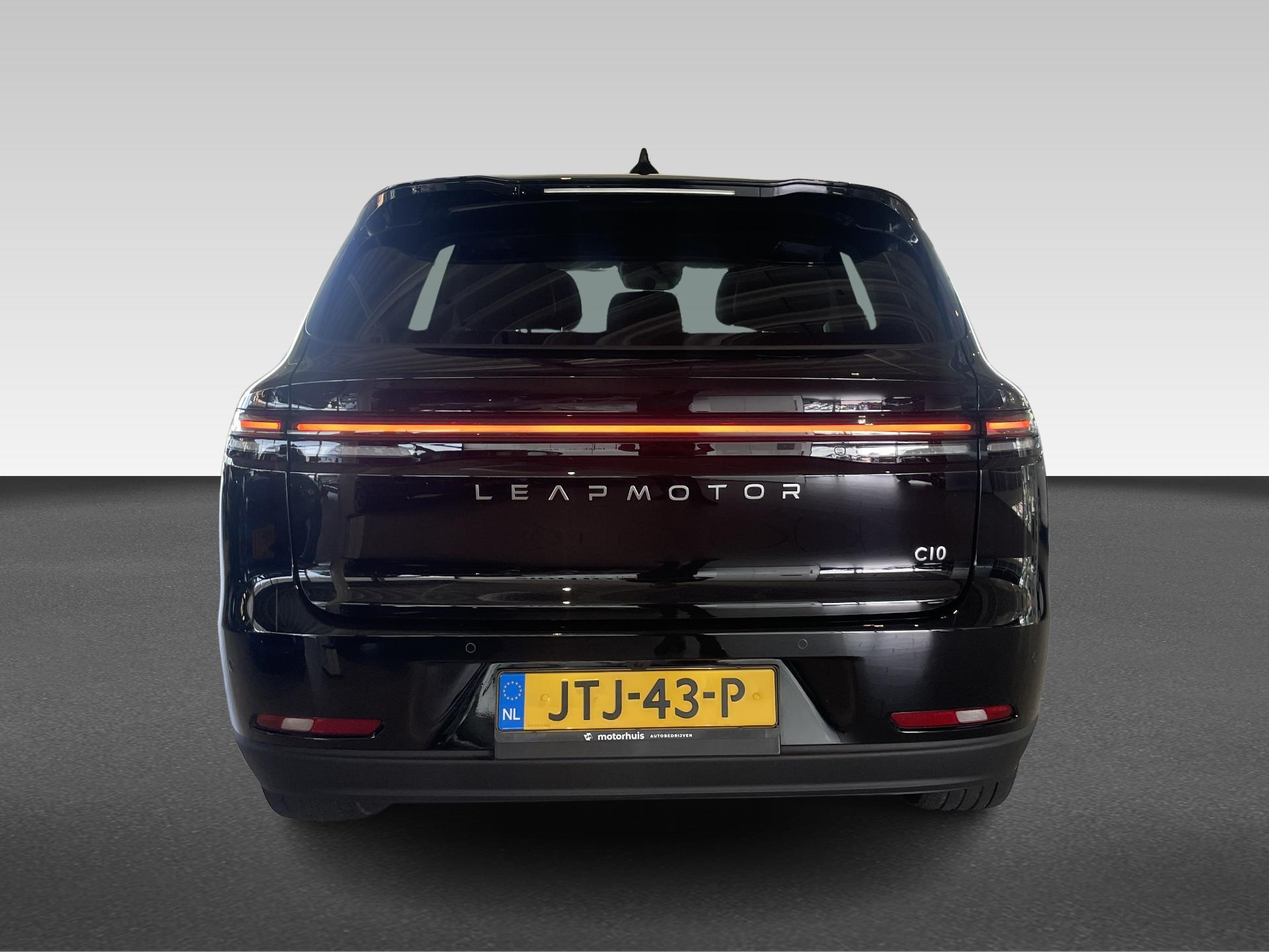 Leapmotor C10