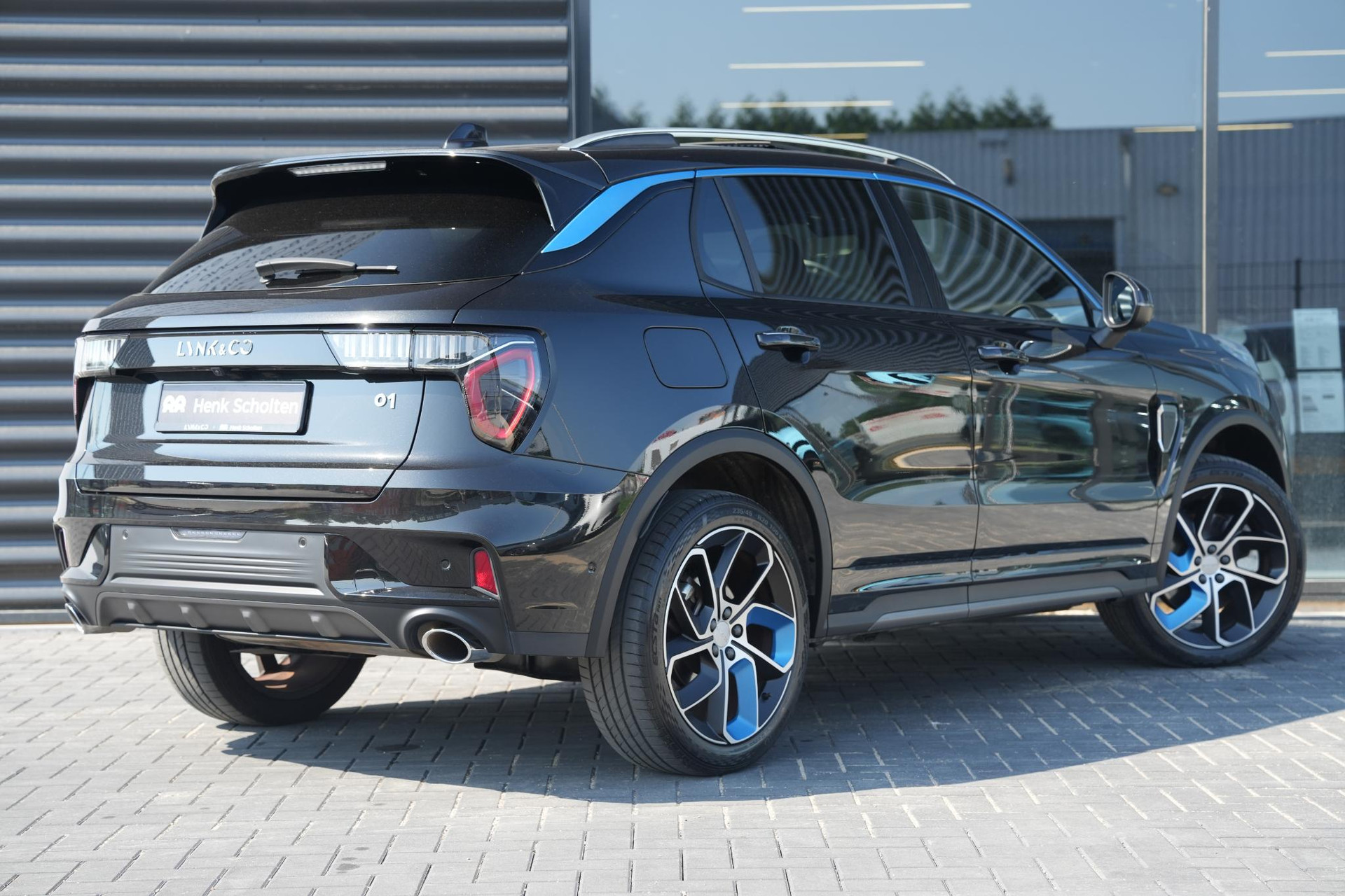Lynk & Co 01