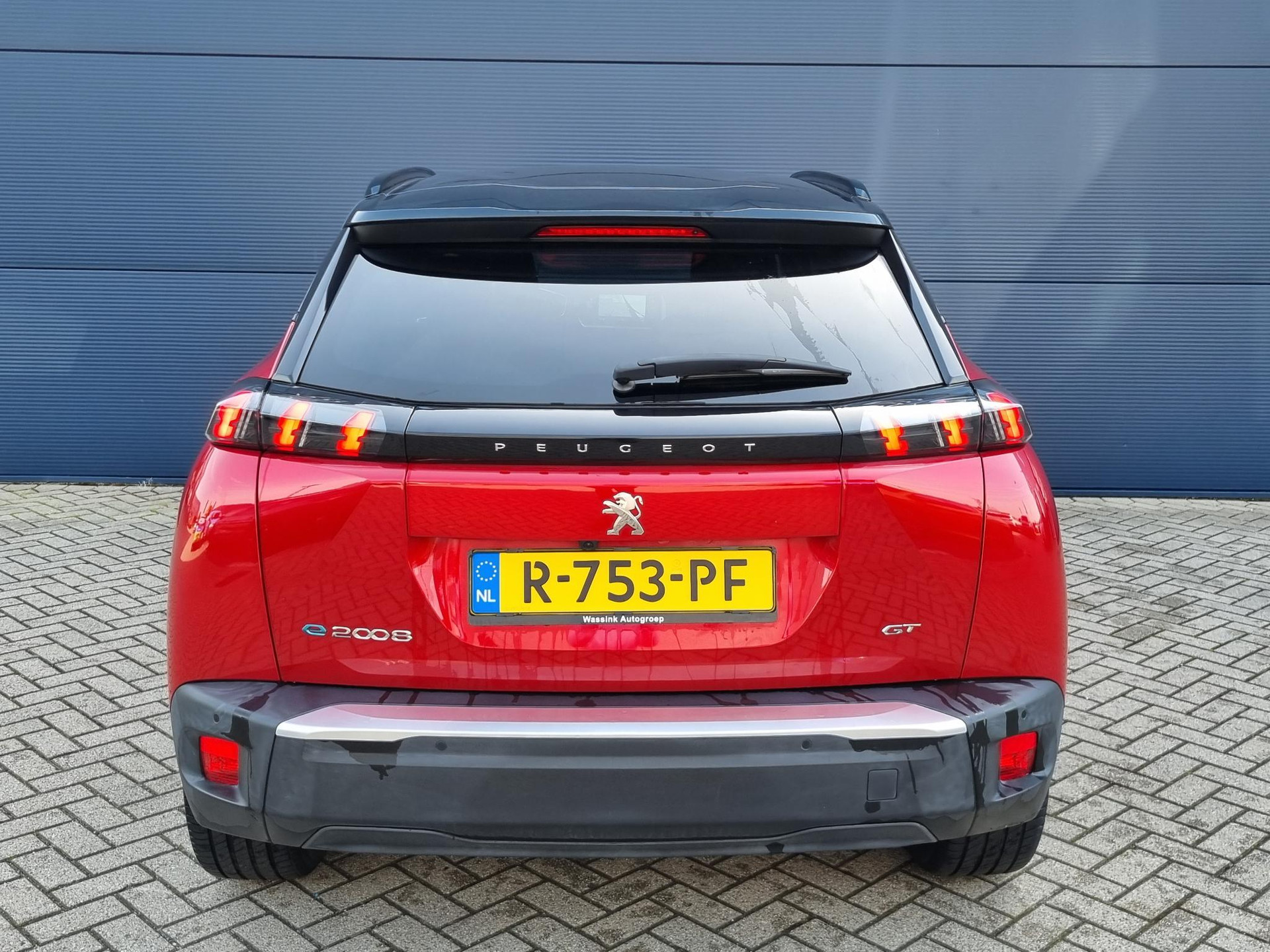 Peugeot e-2008