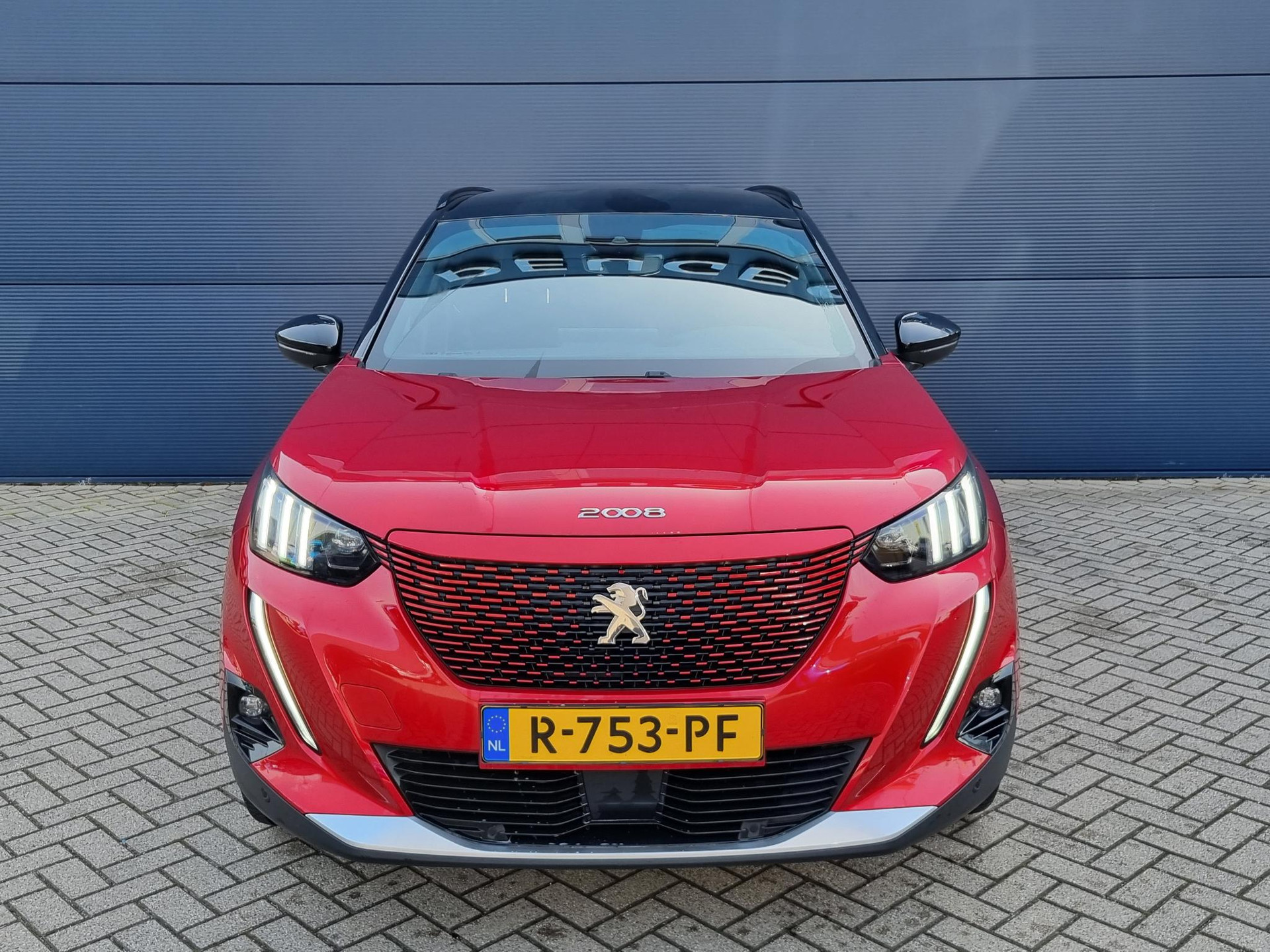 Peugeot e-2008