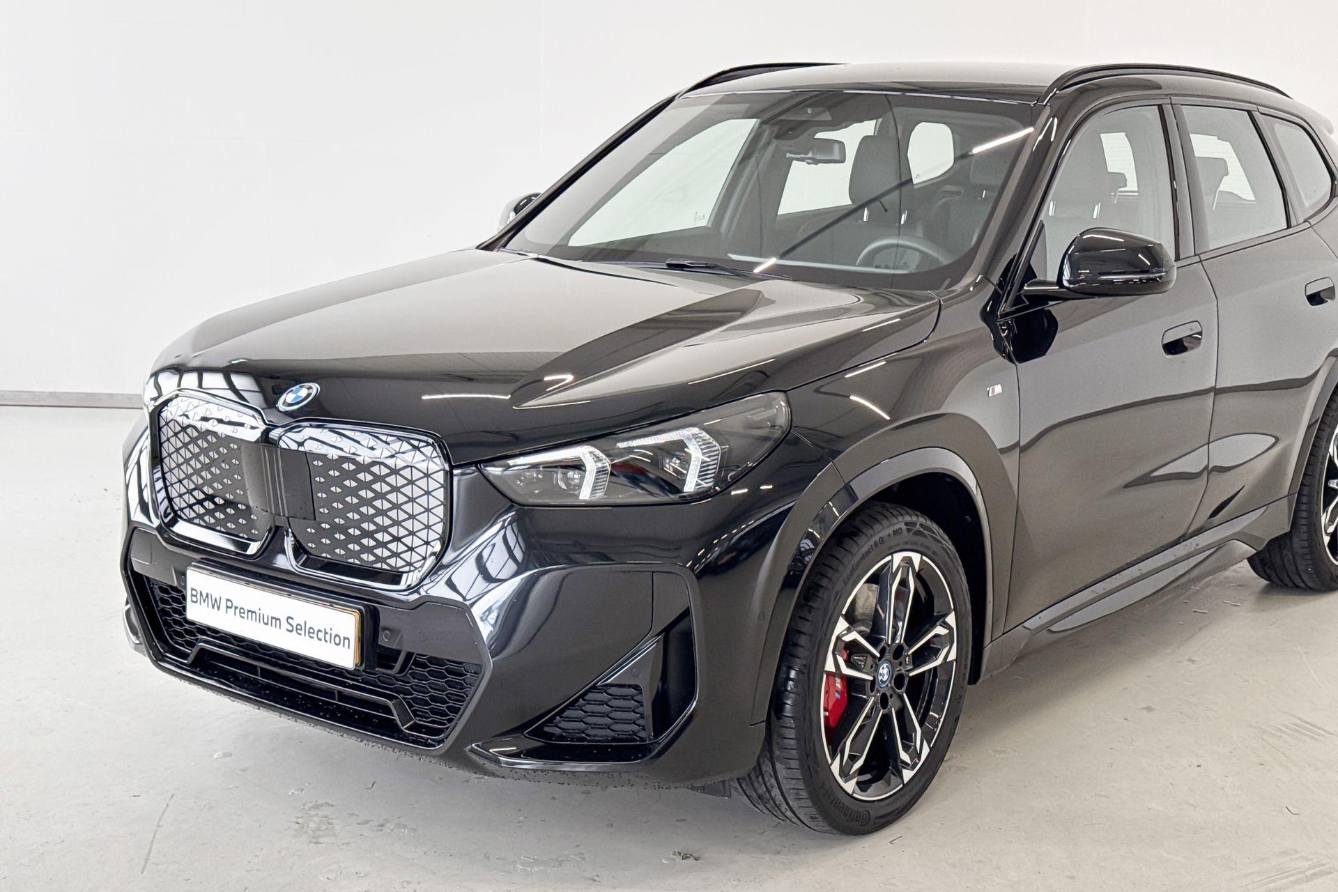 BMW iX1