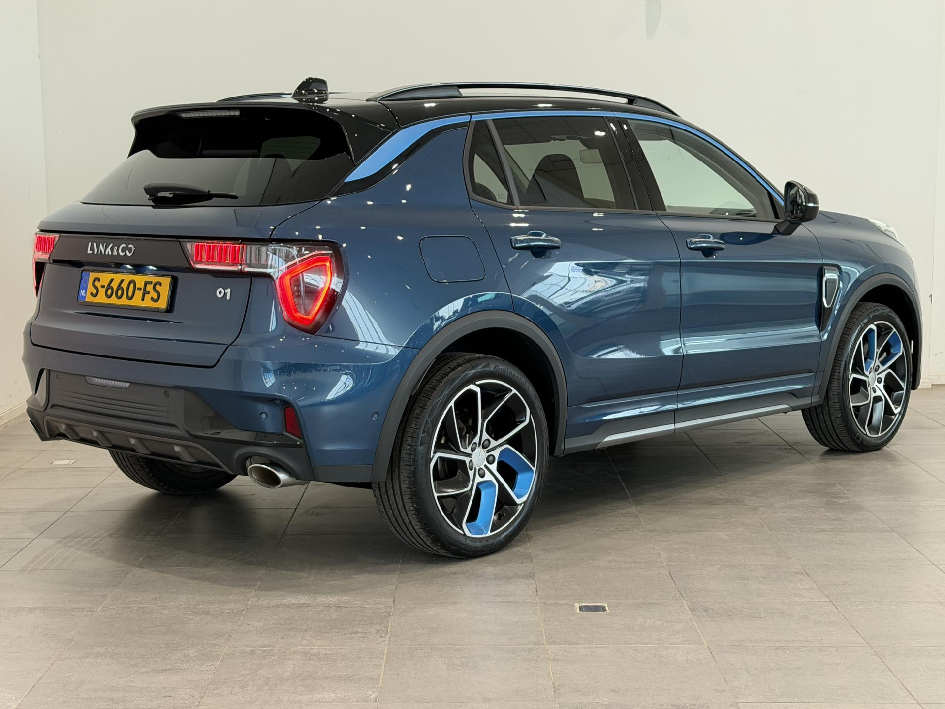 Lynk & Co 01