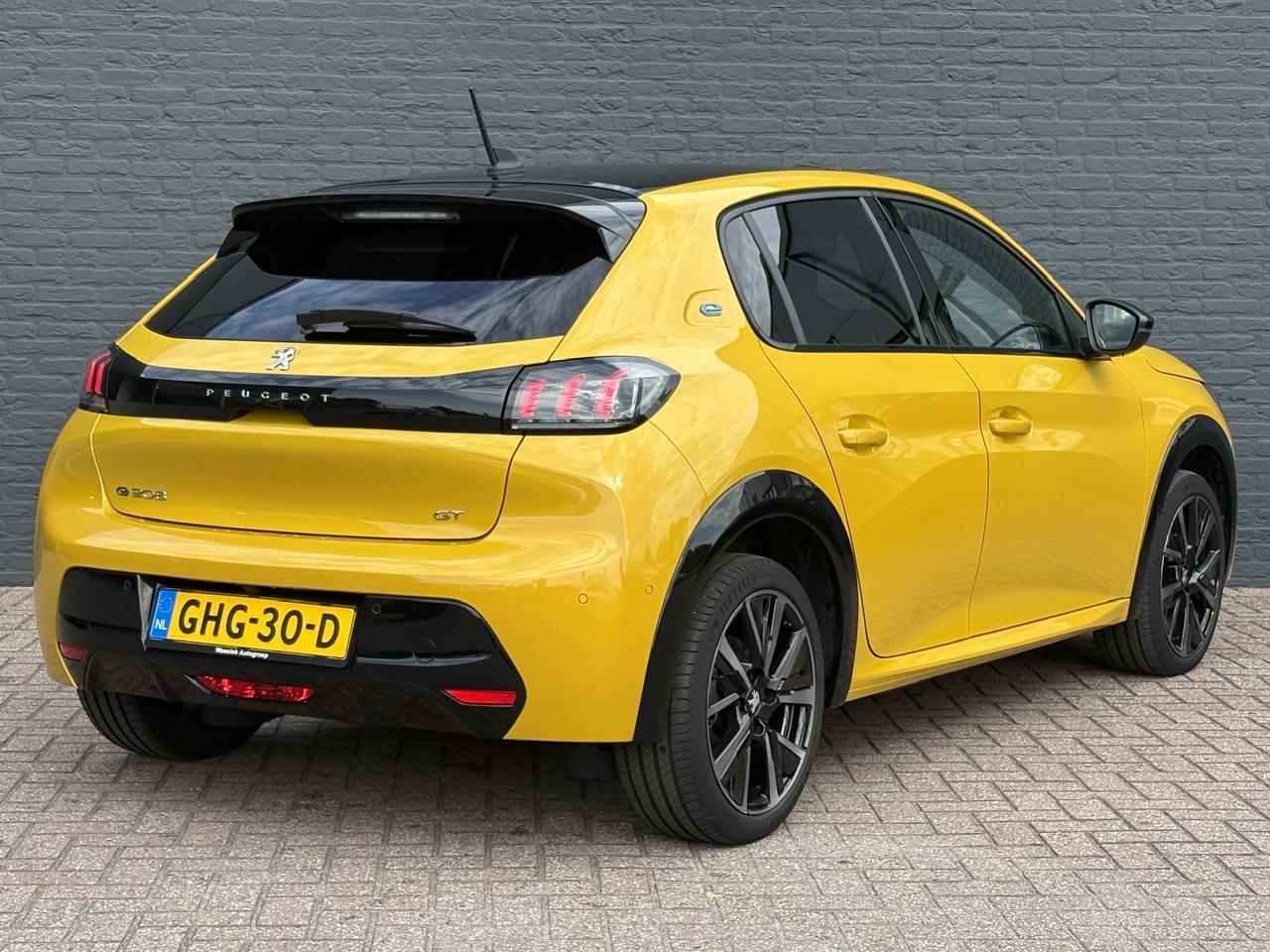 Peugeot e-208