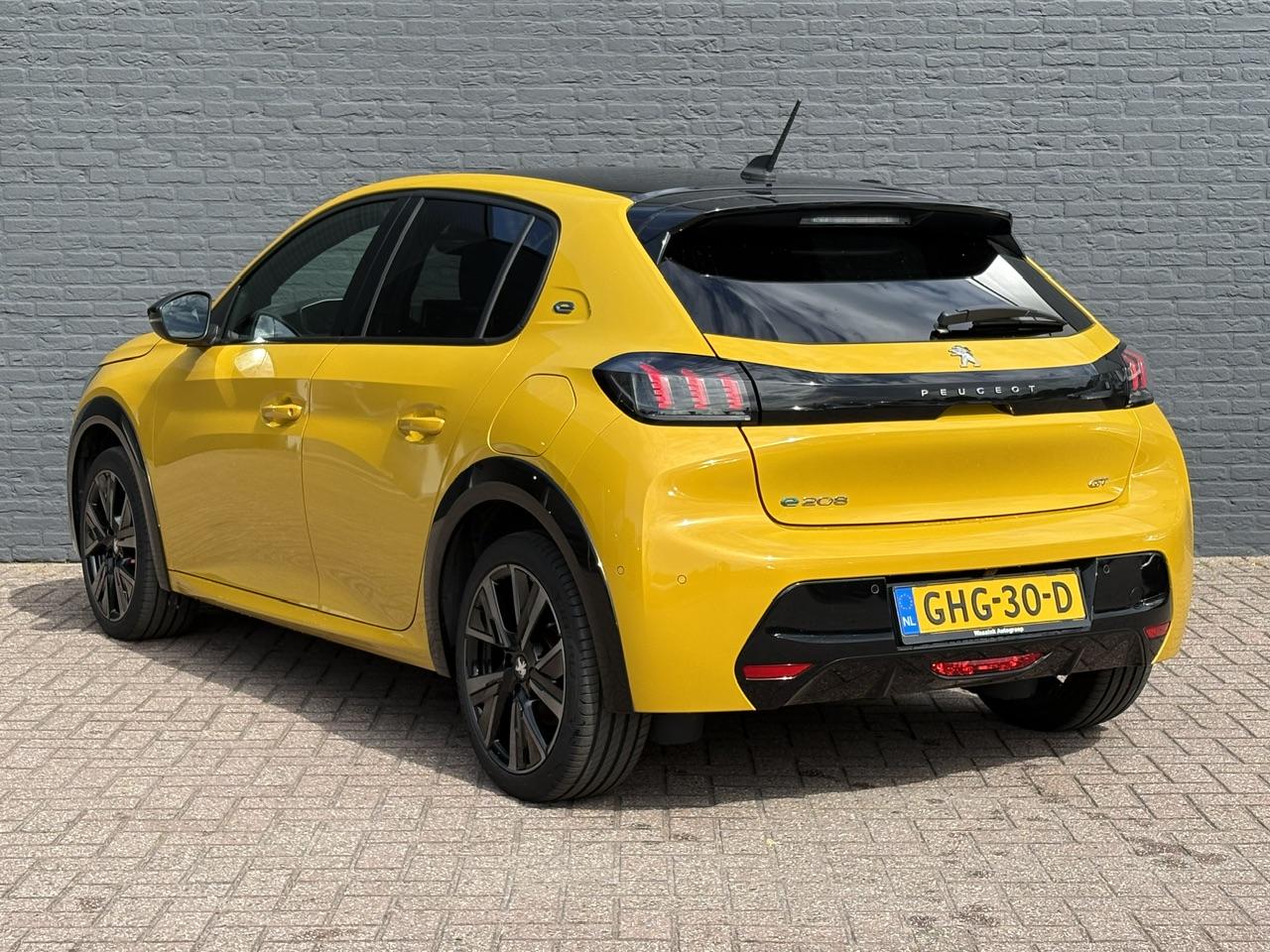 Peugeot e-208