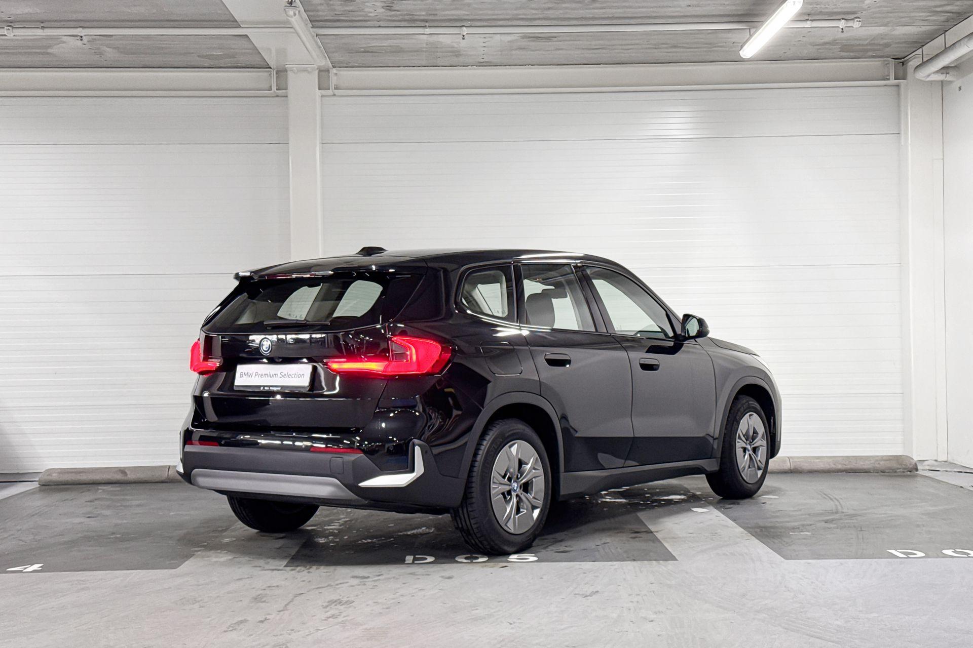 BMW iX1