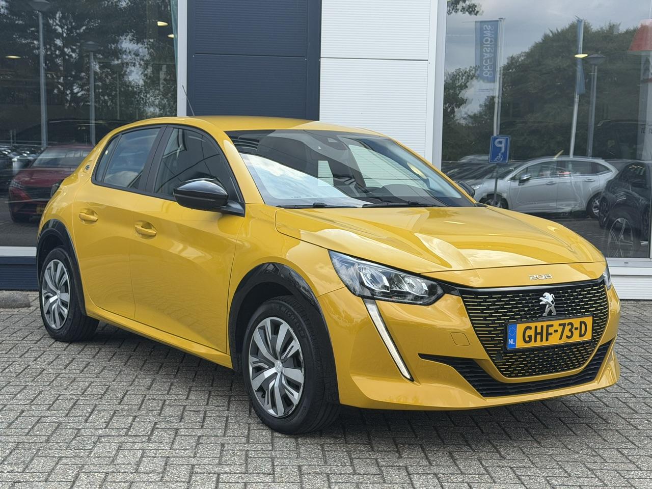 Peugeot e-208