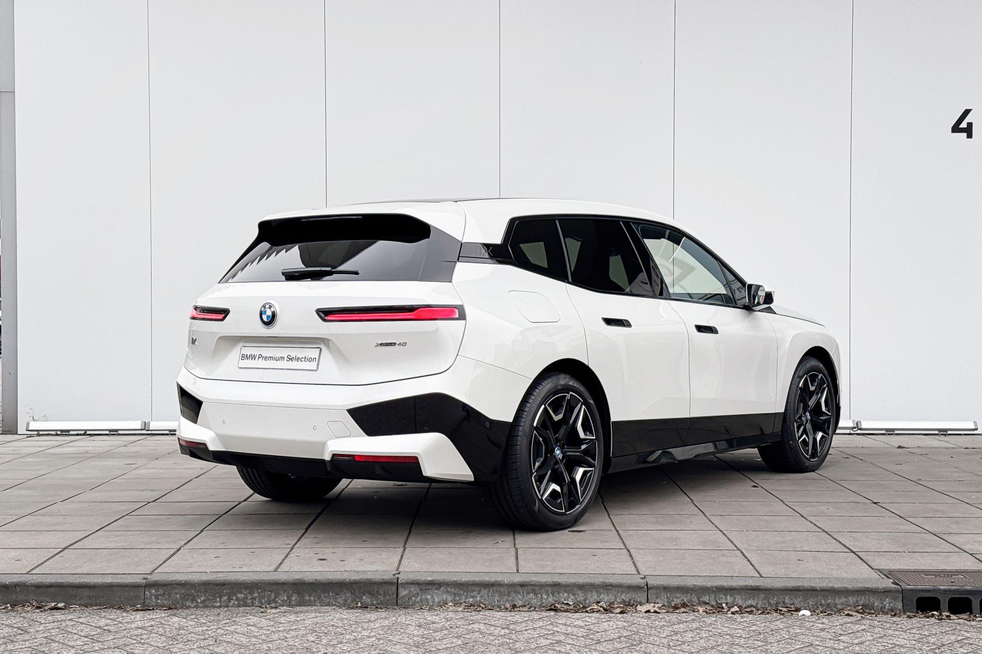 BMW iX