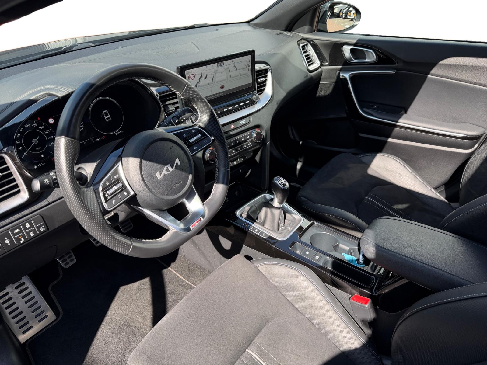 Kia Proceed